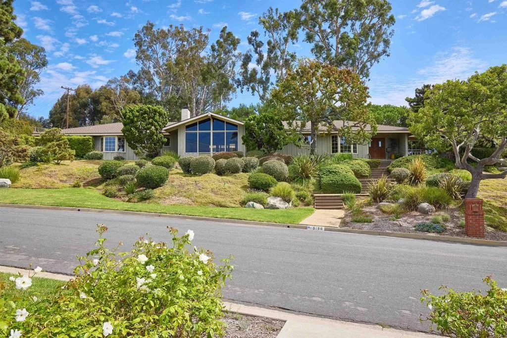 https://cdn.realtyfeed.com/cdn/127/306567527/0b0335e647aa24cfaa6fb24c1c99dd39.webp