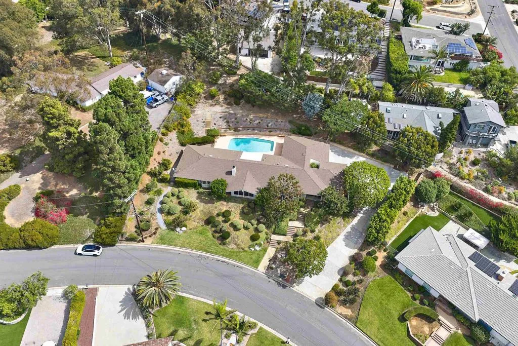 https://cdn.realtyfeed.com/cdn/127/306567527/348a9c74950d4e9fb0925cc76e3838a1.webp