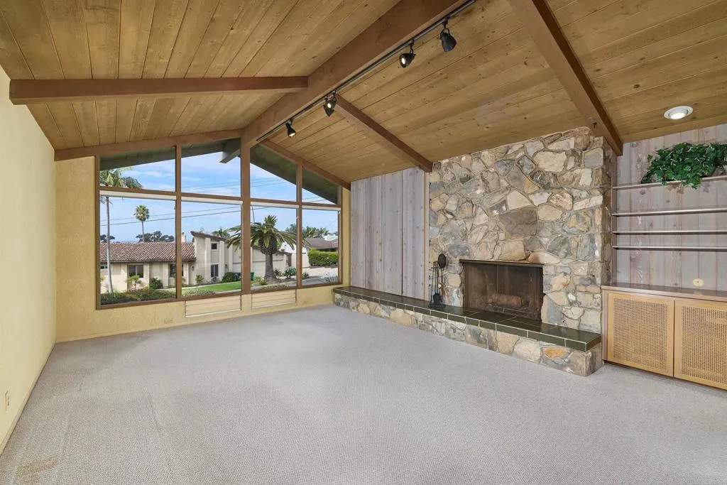https://cdn.realtyfeed.com/cdn/127/306567527/388b4d6103b171ad82847246b35c7a64.webp
