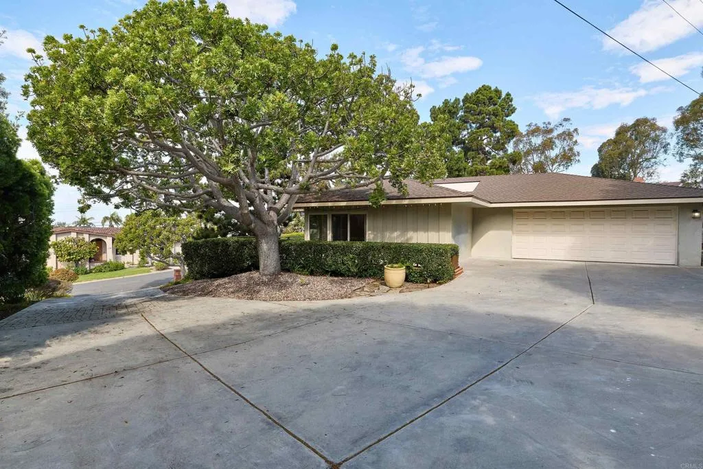 https://cdn.realtyfeed.com/cdn/127/306567527/523ff68dbc56193144fb506e7ab58a0b.webp