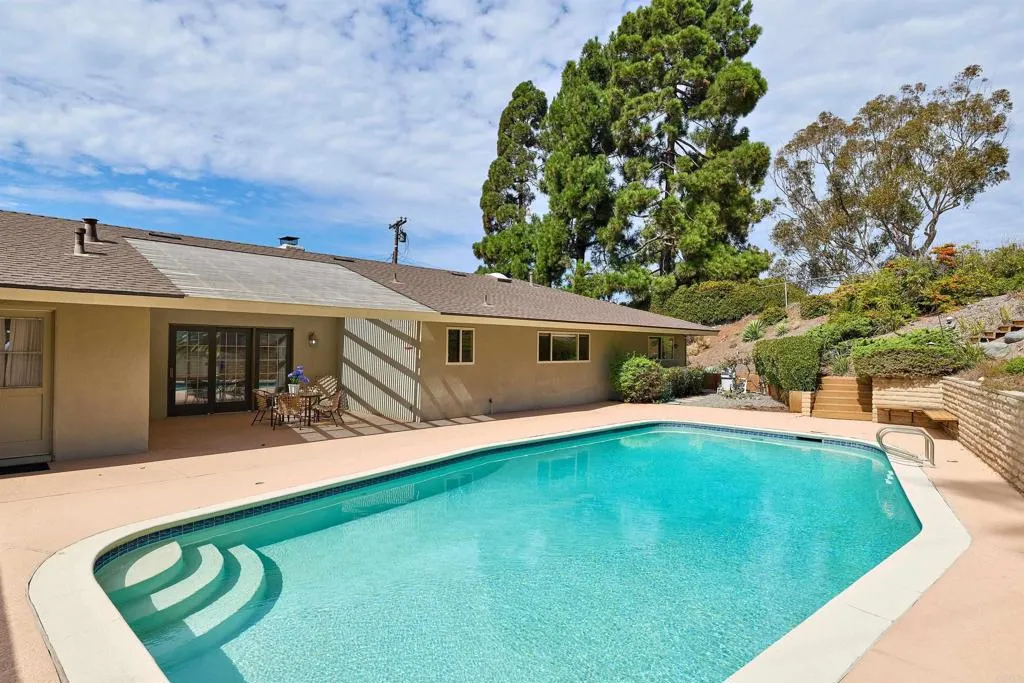 https://cdn.realtyfeed.com/cdn/127/306567527/5b7992b49eac965970a1ba8b2538dbd8.webp
