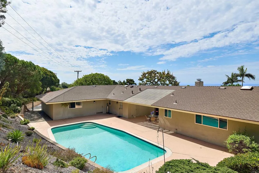 https://cdn.realtyfeed.com/cdn/127/306567527/c5a21ccebcd9a6c86d91ac9d1accbffa.webp