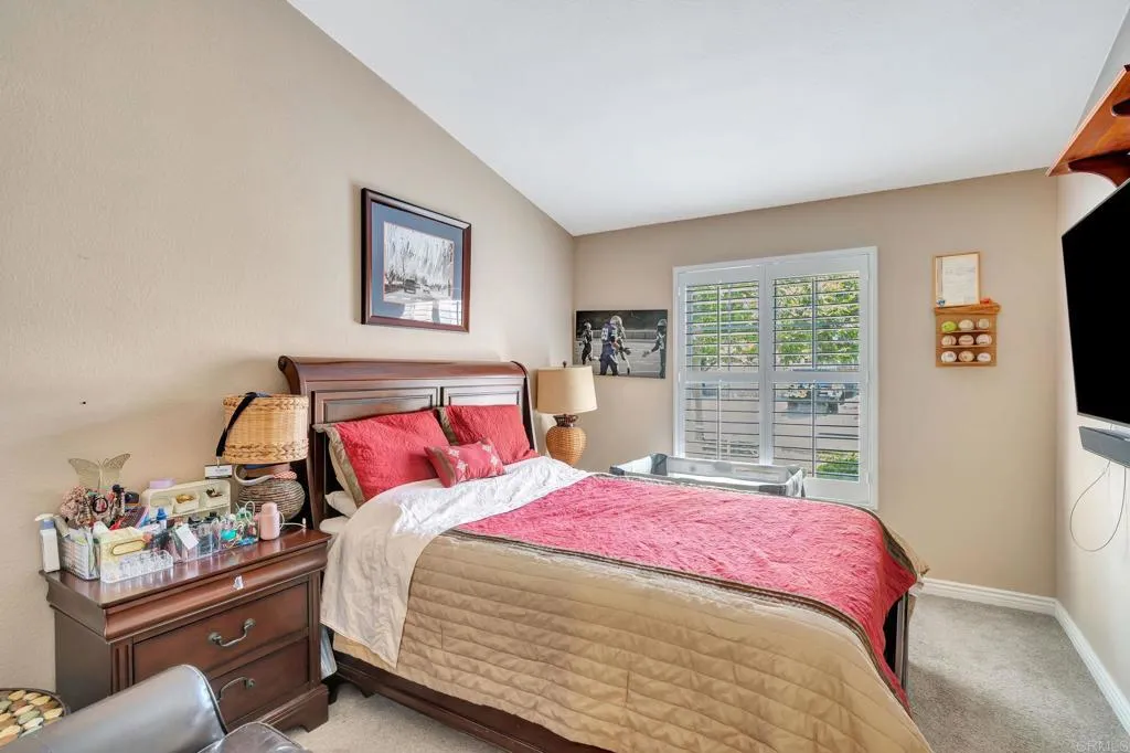 https://cdn.realtyfeed.com/cdn/127/306567559/879cef92c93e6ce8c8ef5766d3354991.webp