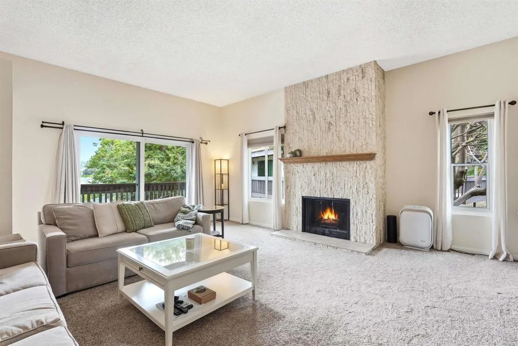 https://cdn.realtyfeed.com/cdn/127/306567570/c2318aef36d6b7a22fe6159c33a8c91c.webp