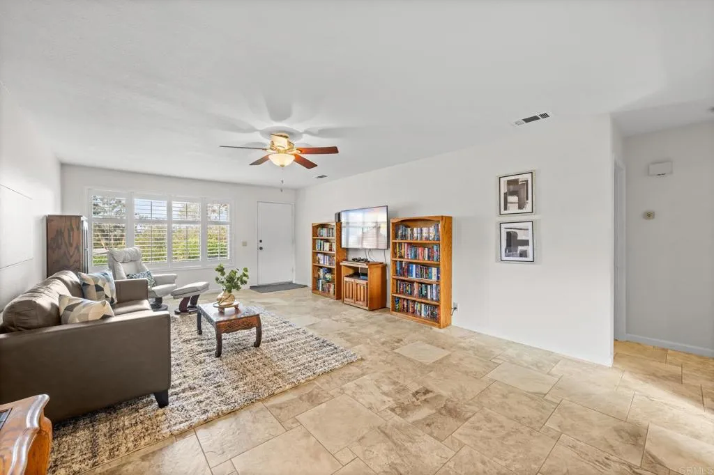 https://cdn.realtyfeed.com/cdn/127/306567590/81834c18e59eb430f97dea0d7075cf1a.webp