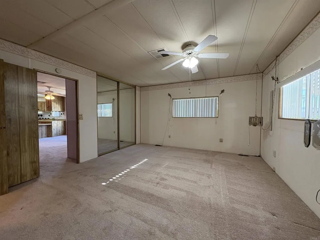https://cdn.realtyfeed.com/cdn/127/306567614/0092c27241a4f84adf27a8c09915c104.webp