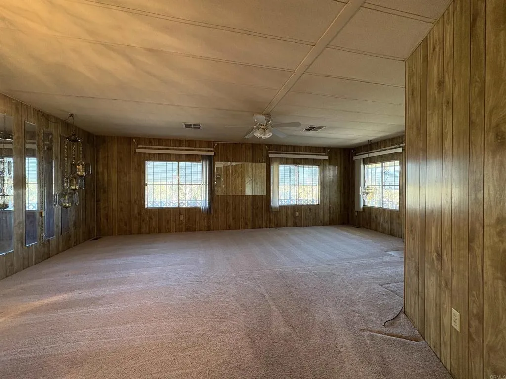 https://cdn.realtyfeed.com/cdn/127/306567614/2acccb29b70618bc6a008910b91c559a.webp