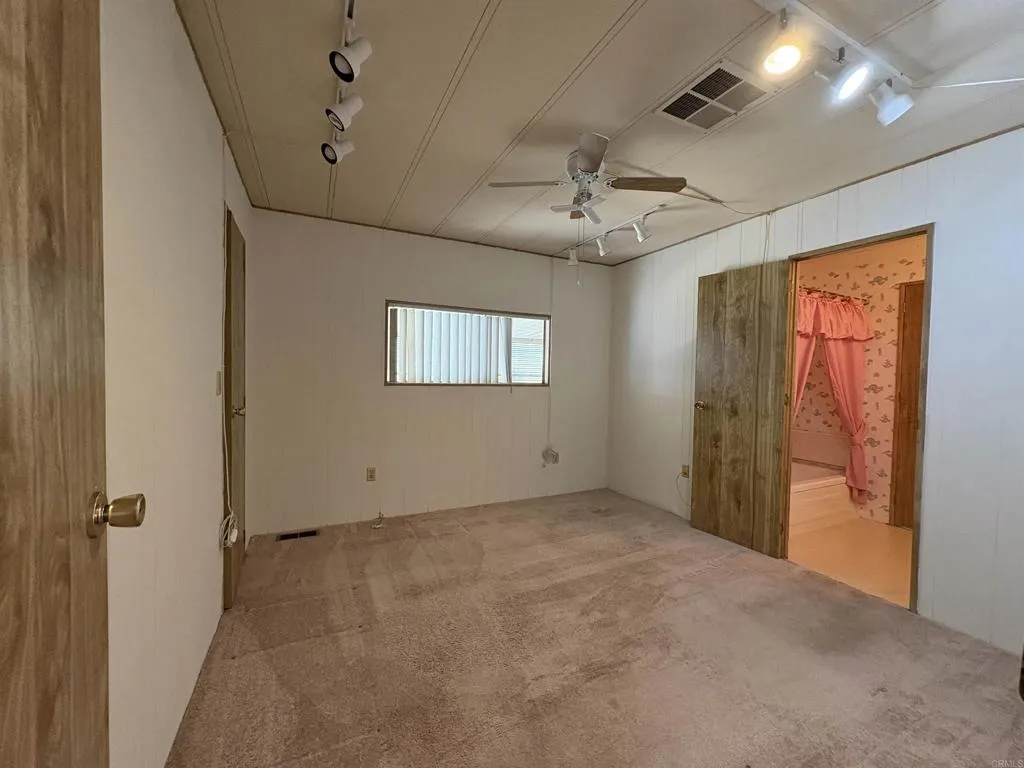 https://cdn.realtyfeed.com/cdn/127/306567614/49b926adabf760b9a61d28532ebfbdaf.webp