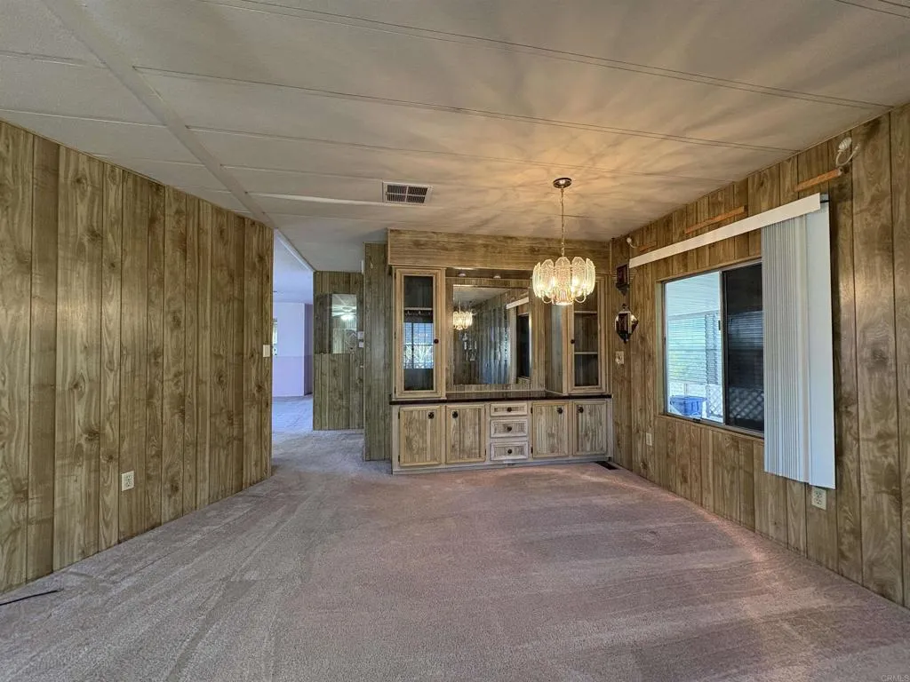 https://cdn.realtyfeed.com/cdn/127/306567614/87e7838973ee5220e67b8c28dad04fc0.webp