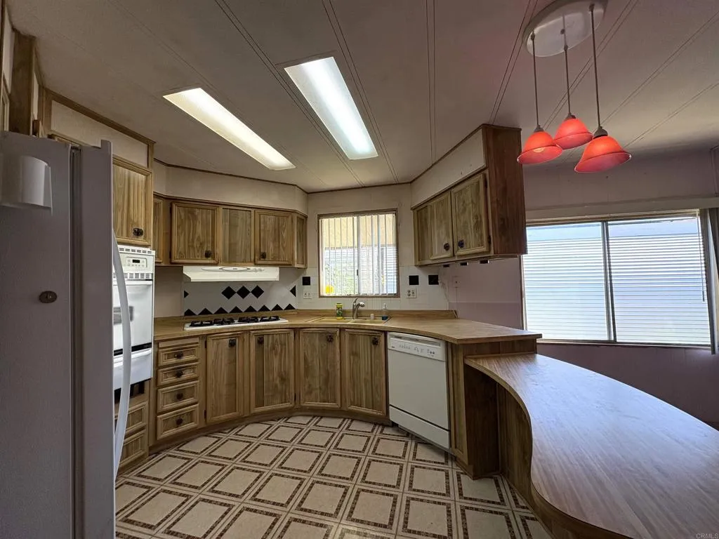 https://cdn.realtyfeed.com/cdn/127/306567614/a3e03793ac802e5a4d70cd31e9c8159a.webp