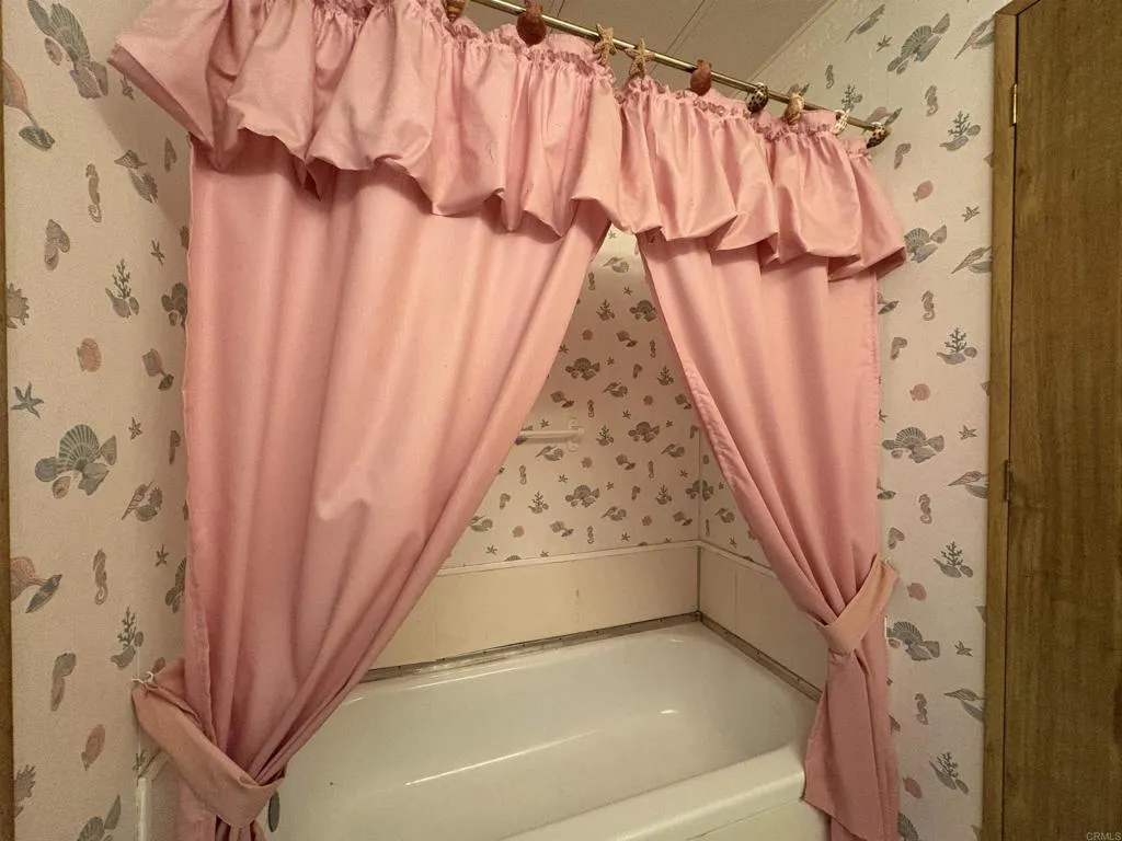 https://cdn.realtyfeed.com/cdn/127/306567614/c1f1d27f6c307e102adc48d3636baa09.webp