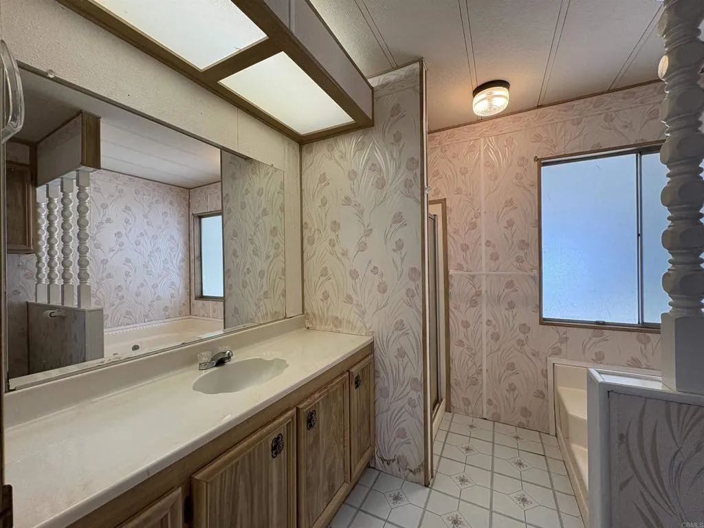 https://cdn.realtyfeed.com/cdn/127/306567614/c7abdbb6f8a739330236a68c1c808804.webp