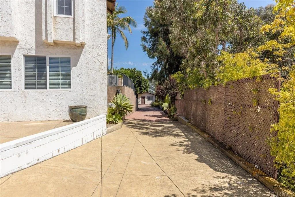 https://cdn.realtyfeed.com/cdn/127/306567623/cf9fe2d62f6d5c19152a151511dce177.webp