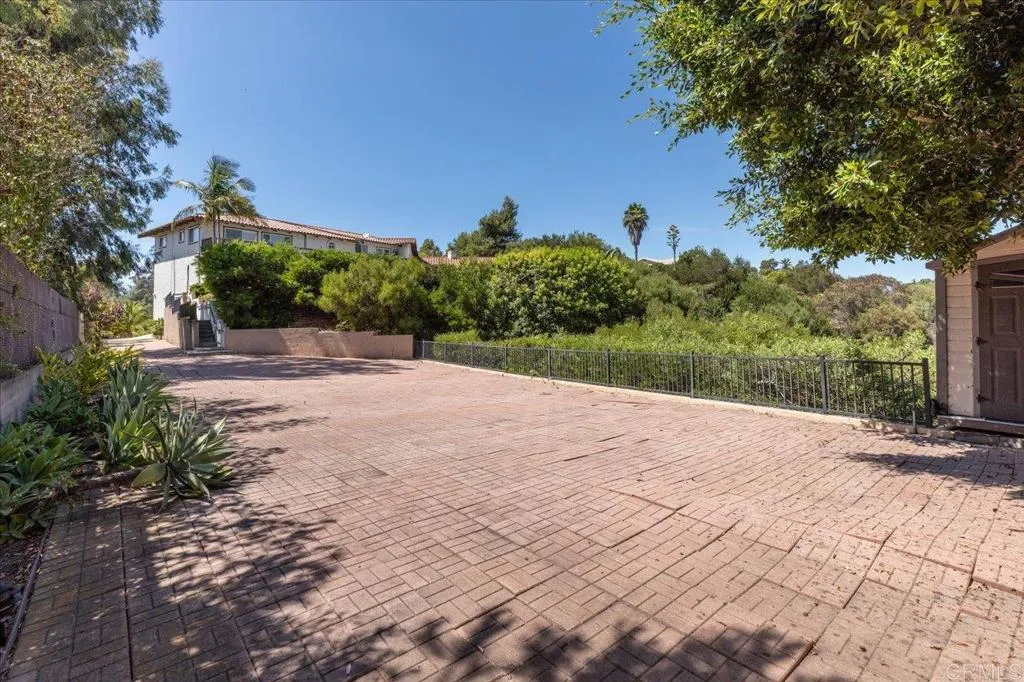 https://cdn.realtyfeed.com/cdn/127/306567623/f8d0912ac36d1fc432fd64cae8b2dc07.webp