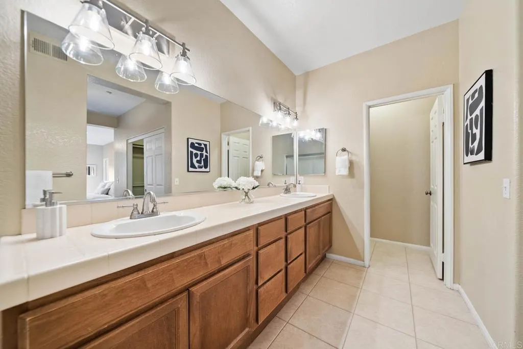 https://cdn.realtyfeed.com/cdn/127/306567632/1662f4a28f80f9210fa0c11bd7b95ee0.webp