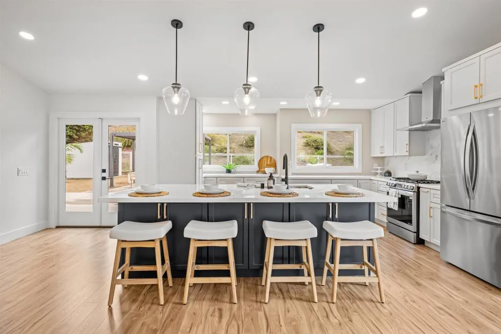 https://cdn.realtyfeed.com/cdn/127/306567641/aa2da9c2bd8b0d64164f7d536c9d75df.webp