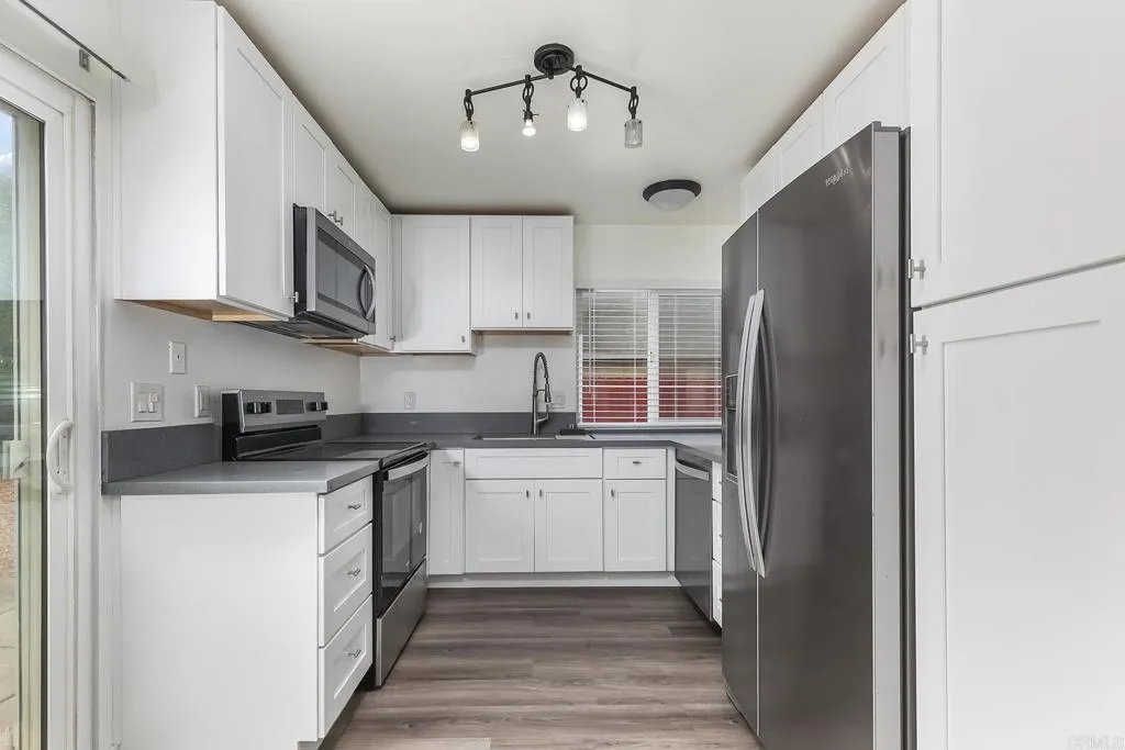 https://cdn.realtyfeed.com/cdn/127/306567645/6ef82b5b298f728cc4adf588da62d24c.webp