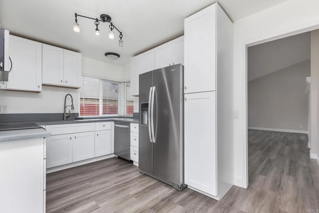 https://cdn.realtyfeed.com/cdn/127/306567645/fa6c1c972dbf0ac7f84693ec27c44992.webp