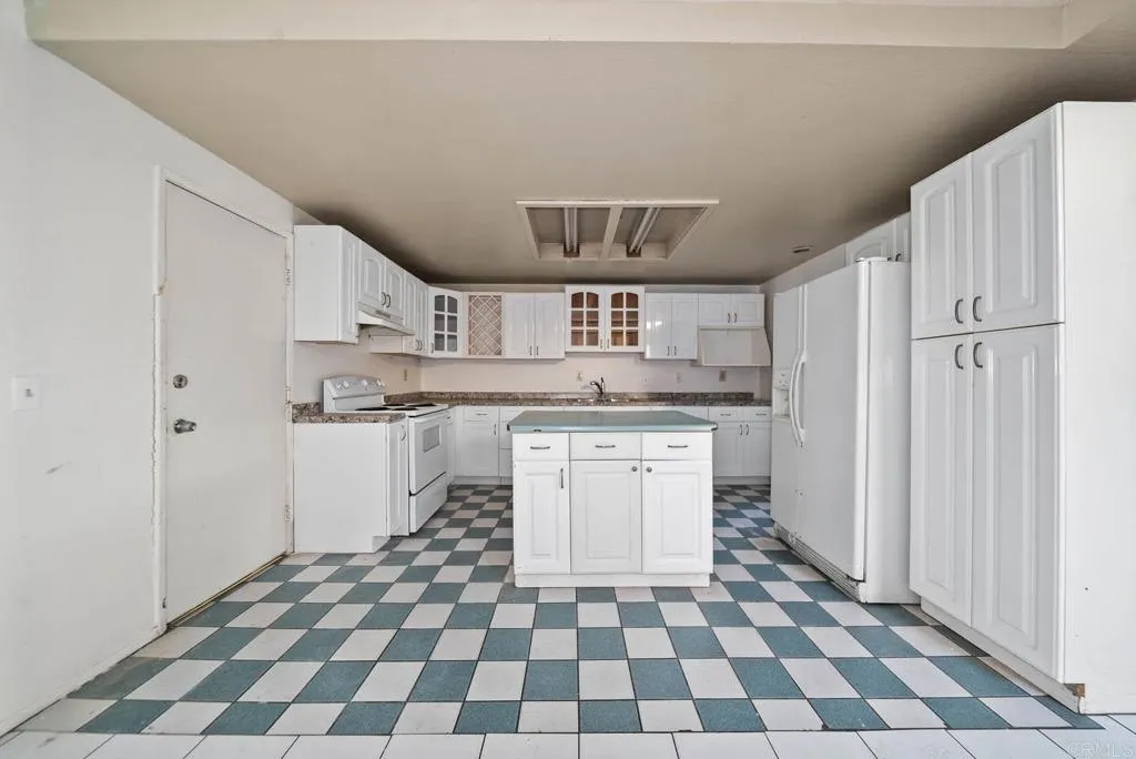 https://cdn.realtyfeed.com/cdn/127/306567646/2d0c2b61d6b154c08465f01f0823e5b7.webp
