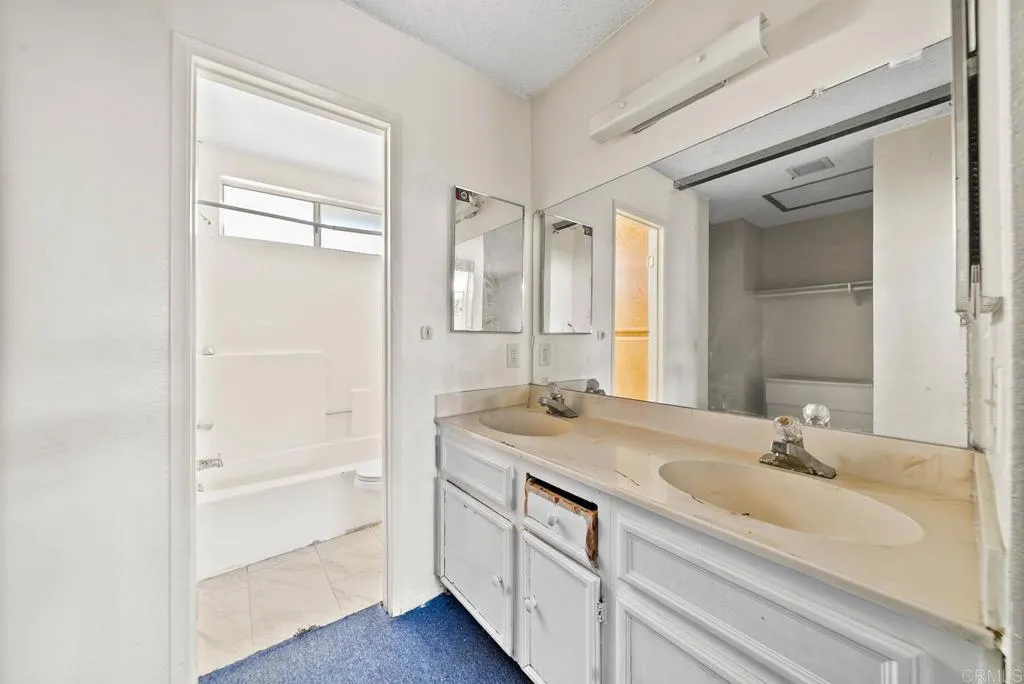 https://cdn.realtyfeed.com/cdn/127/306567646/67e67979ff9047d534be8a2f1fb1ab58.webp