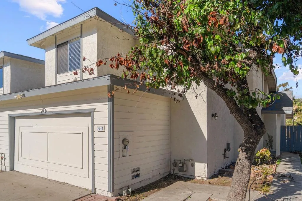 https://cdn.realtyfeed.com/cdn/127/306567646/7df7ca46d60ff937a9414bcd6798760b.webp