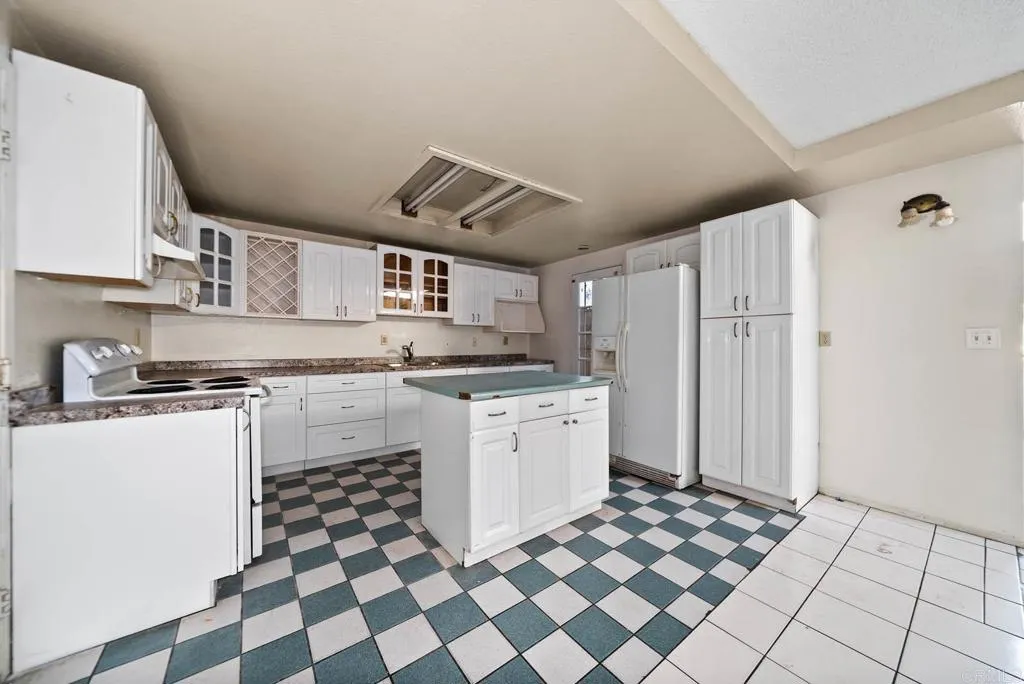 https://cdn.realtyfeed.com/cdn/127/306567646/d3f253c9c76bc5d52e8cf82d46cc64ba.webp
