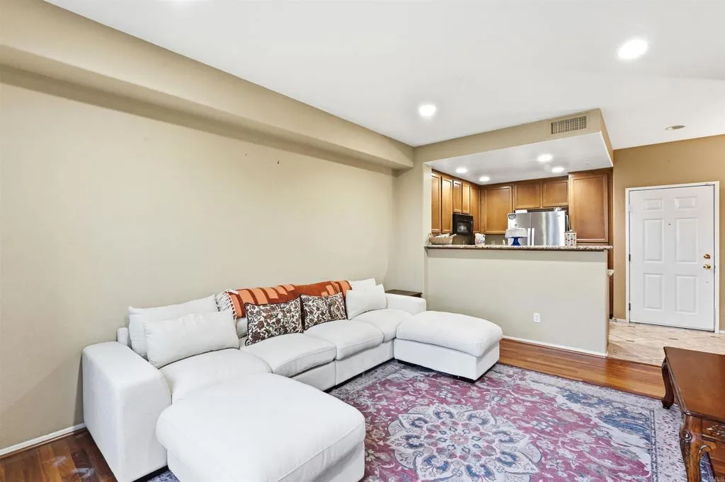 https://cdn.realtyfeed.com/cdn/127/306567690/f0e4a3102f9ebb2c5cade96db955f4cf.webp