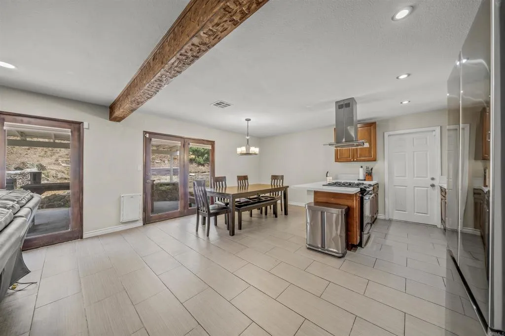 https://cdn.realtyfeed.com/cdn/127/306567701/75c91e675d6730be4cc3055b9ca823ad.webp
