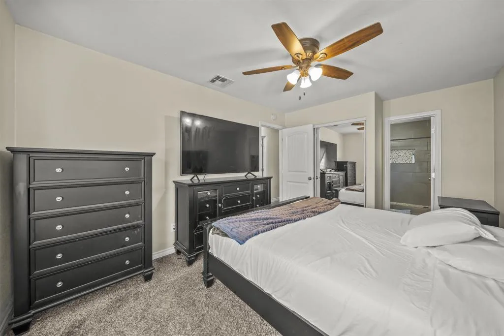https://cdn.realtyfeed.com/cdn/127/306567701/d9219755f933c94c9f166d72d90eb205.webp