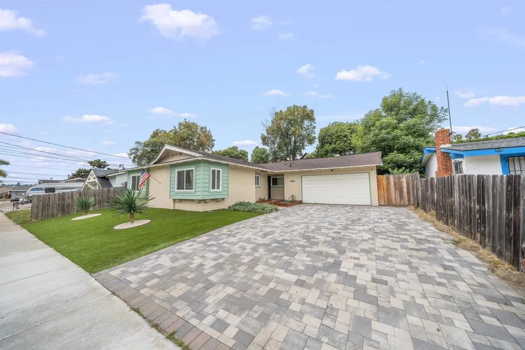 https://cdn.realtyfeed.com/cdn/127/306567701/ed0f3ecce4d07754a034dc85e7b68194.webp