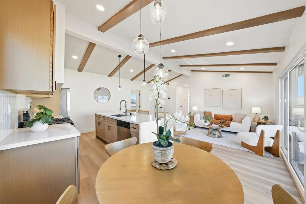 https://cdn.realtyfeed.com/cdn/127/306567704/69405e87e6ba81f0af076654a03e8ab1.webp
