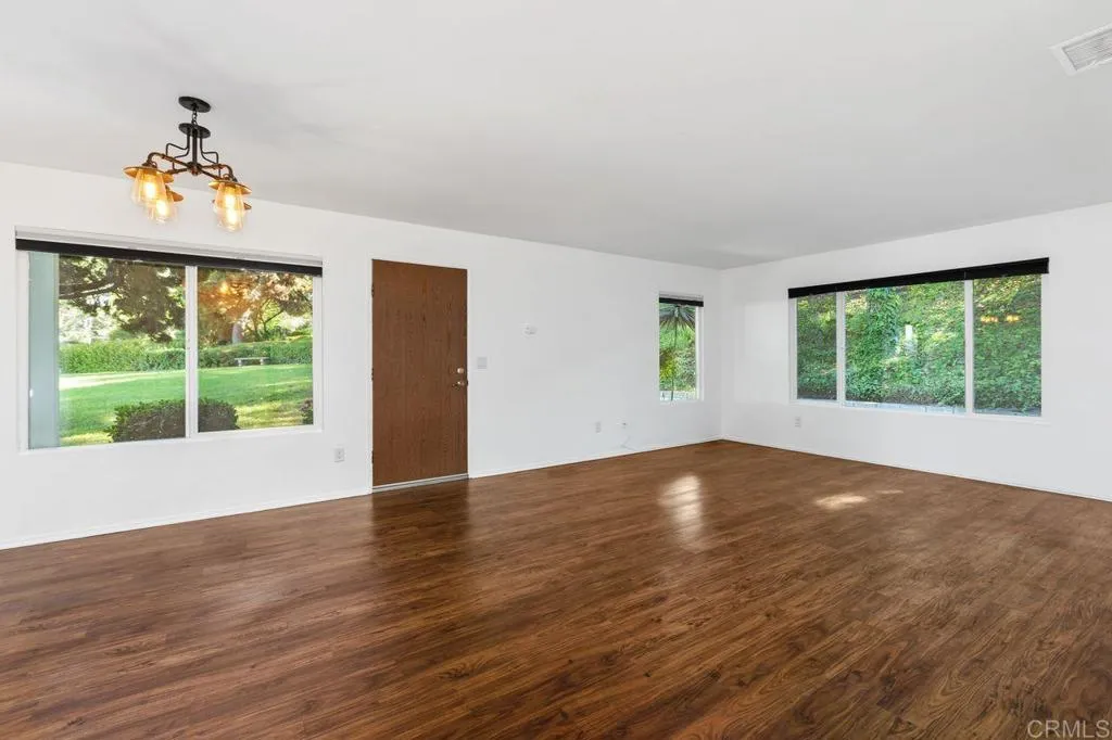 Photo #6: NDP2510008 Listing 