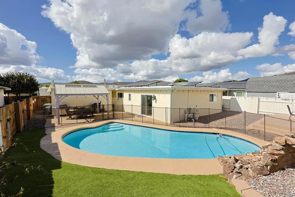 https://cdn.realtyfeed.com/cdn/127/306567742/c0f27da2398085d9a9269d9fe0e8eed0.webp