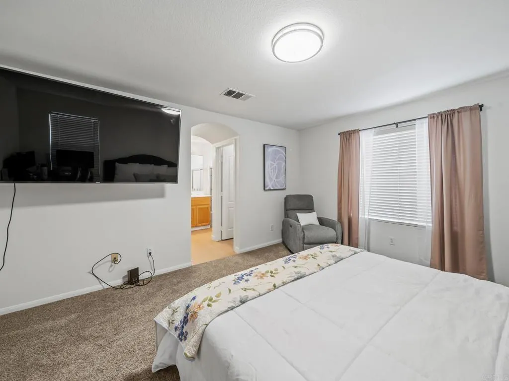 https://cdn.realtyfeed.com/cdn/127/306567769/9116009e7541521961b050ae6ac47781.webp