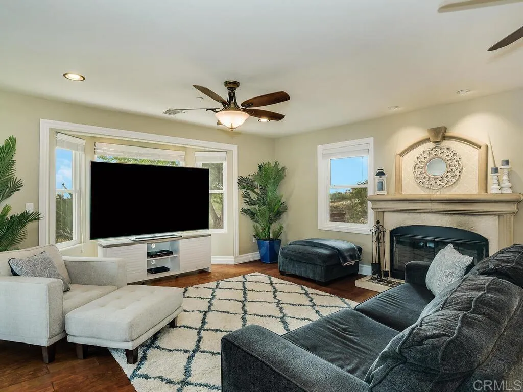 https://cdn.realtyfeed.com/cdn/127/306567805/a4ac4e5c573e3787f672b3307cb2cbd9.webp