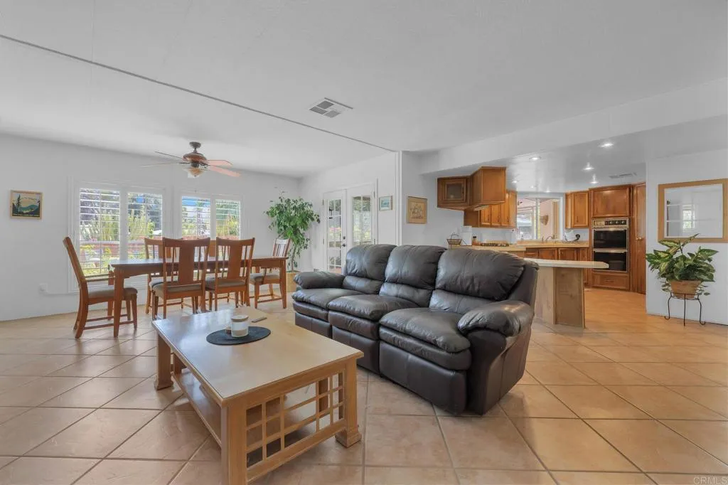 https://cdn.realtyfeed.com/cdn/127/306567868/9e54b65fa6b72e090a369628f29d4785.webp