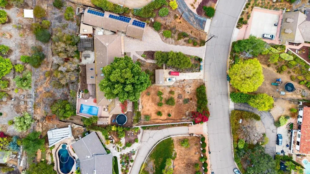 https://cdn.realtyfeed.com/cdn/127/306567905/d77cb57473b7d4e8a1f802f8a69df0fb.webp