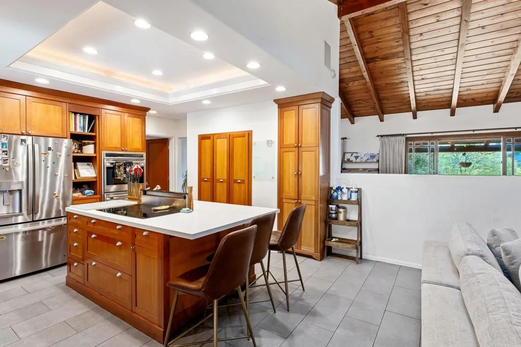 https://cdn.realtyfeed.com/cdn/127/306567905/d8267a27fc5c444d29de1929c48d9c19.webp