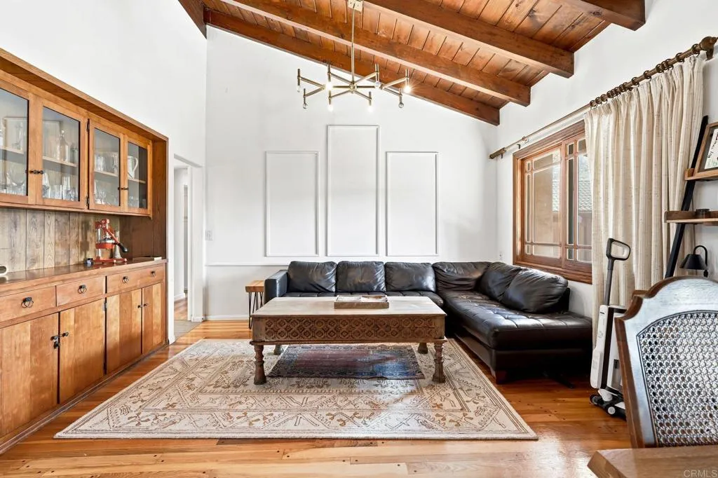 https://cdn.realtyfeed.com/cdn/127/306567905/de19c3b27fc0b7502a19656f94870619.webp