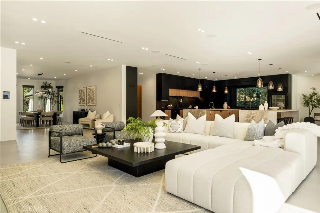 20620 Chatsboro Drive, Woodland Hills, CA, 91364