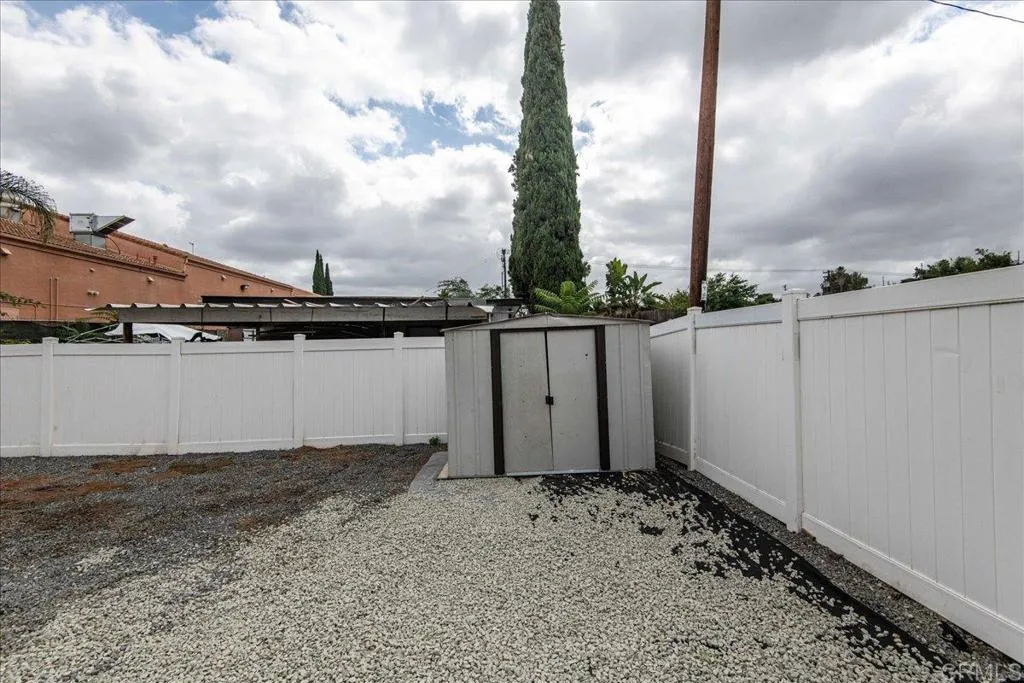 https://cdn.realtyfeed.com/cdn/127/306567997/202f2554a7fd291451aab218aabc8cae.webp