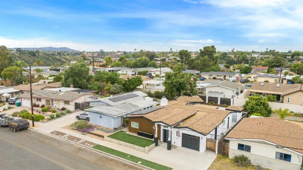 https://cdn.realtyfeed.com/cdn/127/306568016/93924f8bd588bff85f341c8a9b9119b6.webp