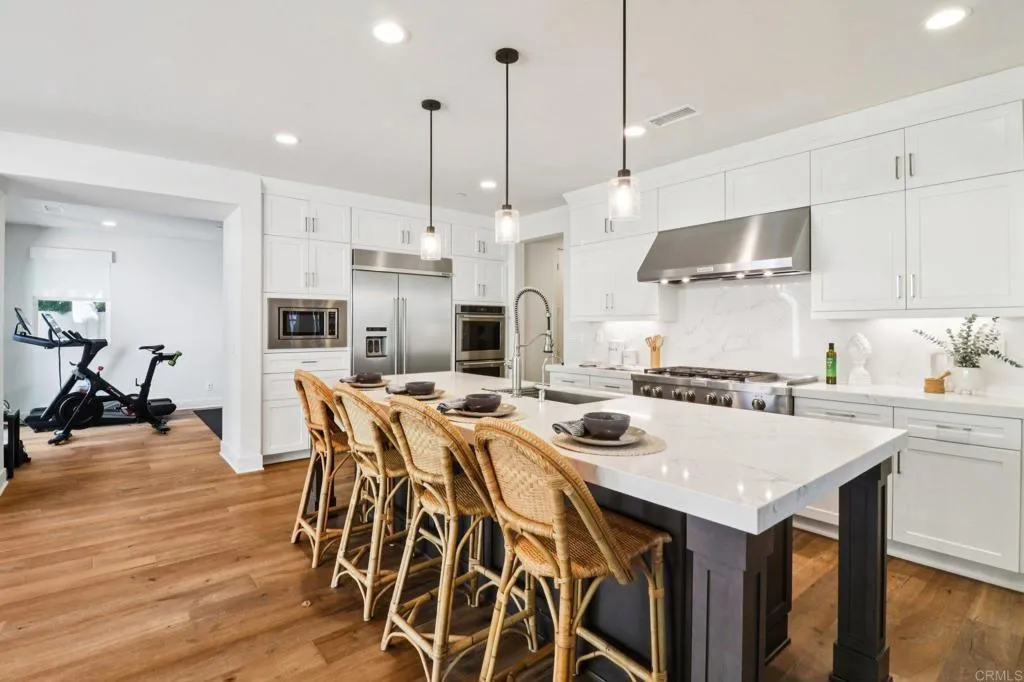 https://cdn.realtyfeed.com/cdn/127/306568036/3c1d32072768fc14ec1c8d347bee557f.webp