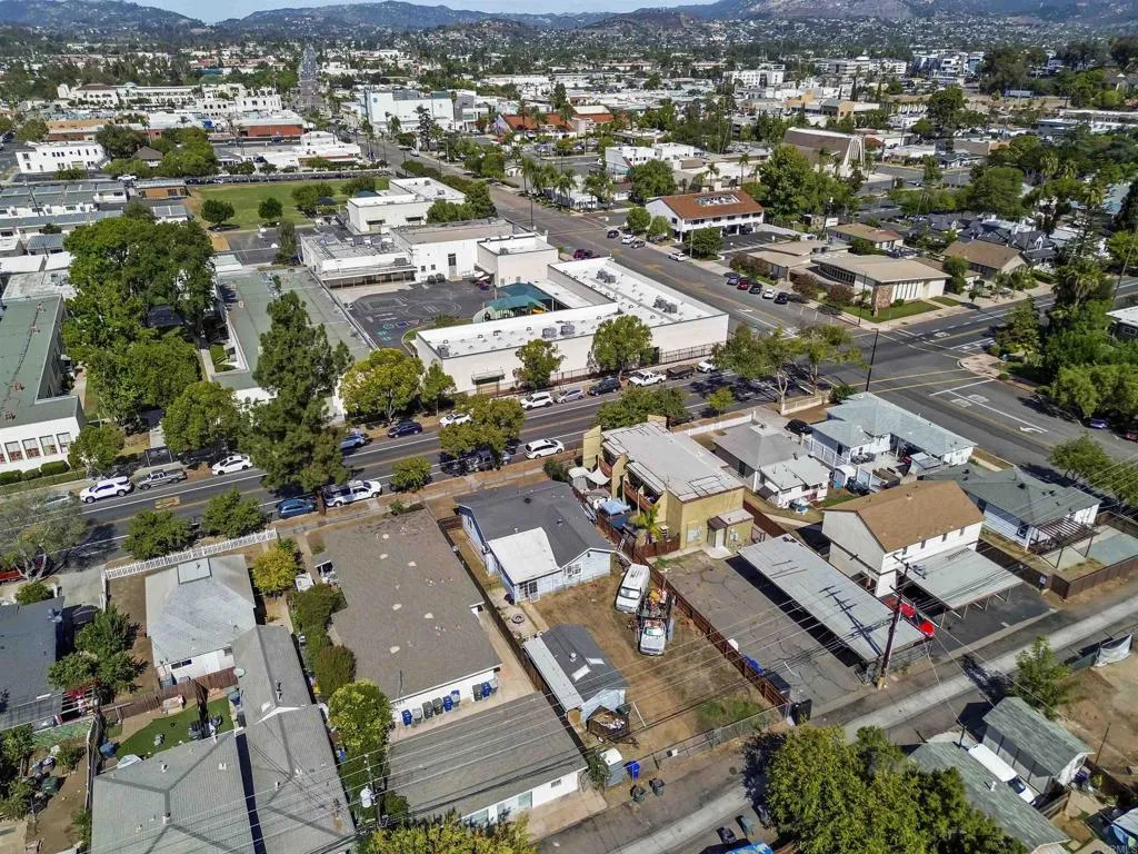 https://cdn.realtyfeed.com/cdn/127/306568073/0c2777fe7ff1db35f37f977f33eed886.webp