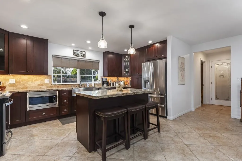 https://cdn.realtyfeed.com/cdn/127/306568102/26861092a930e95c63aaf354a11e88f4.webp