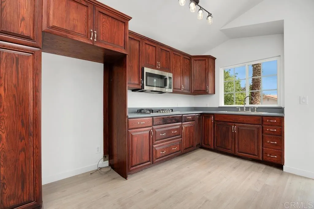 https://cdn.realtyfeed.com/cdn/127/306568106/1ee5759989d714f6b512cd1a92221e3b.webp