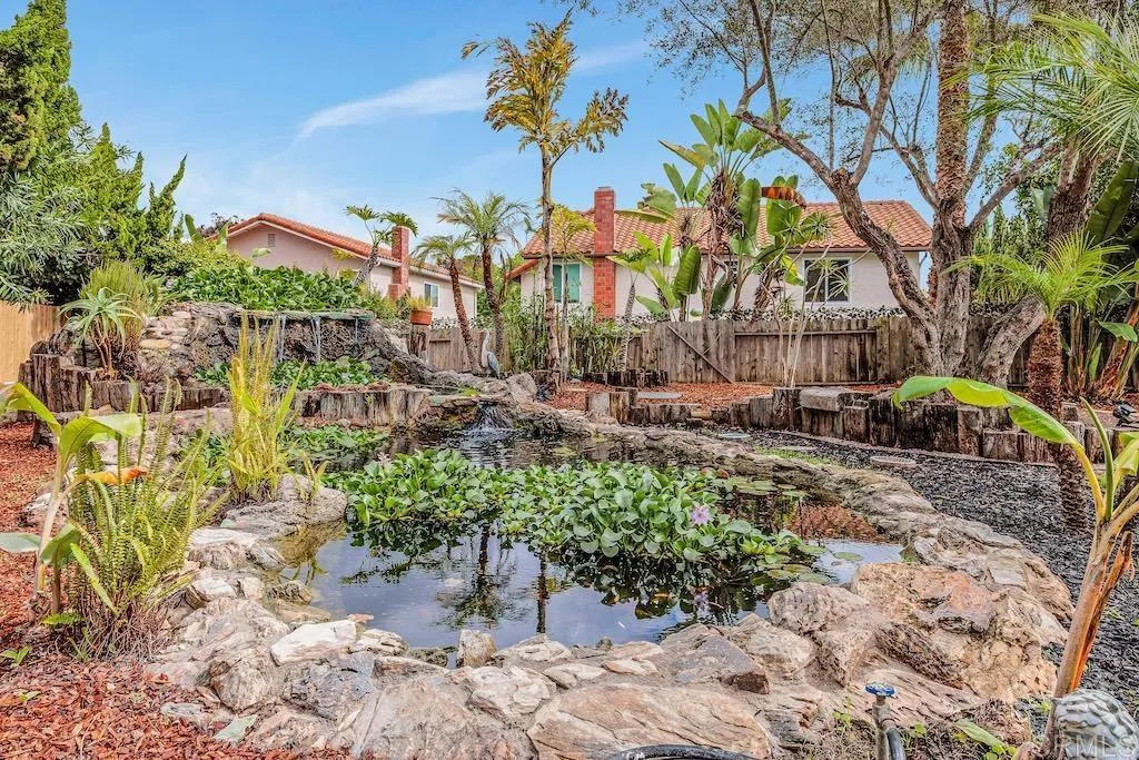 https://cdn.realtyfeed.com/cdn/127/306568106/4005ddd07eb2a7f65e938f41050d6e4b.webp