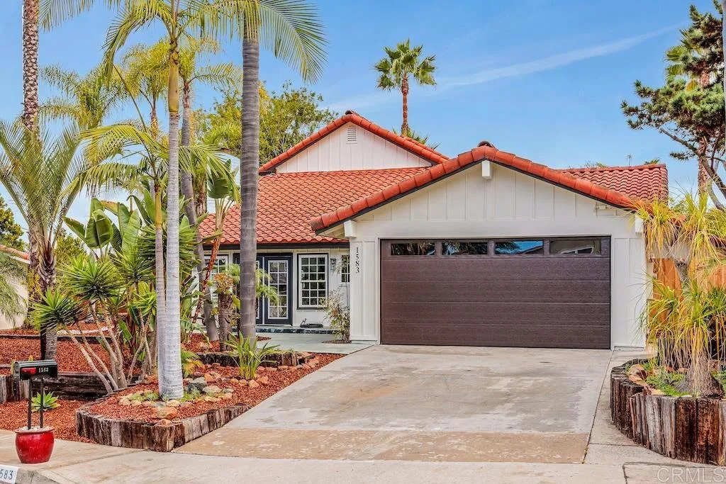 https://cdn.realtyfeed.com/cdn/127/306568106/aaefd54542474768cbd3aacff13f1211.webp