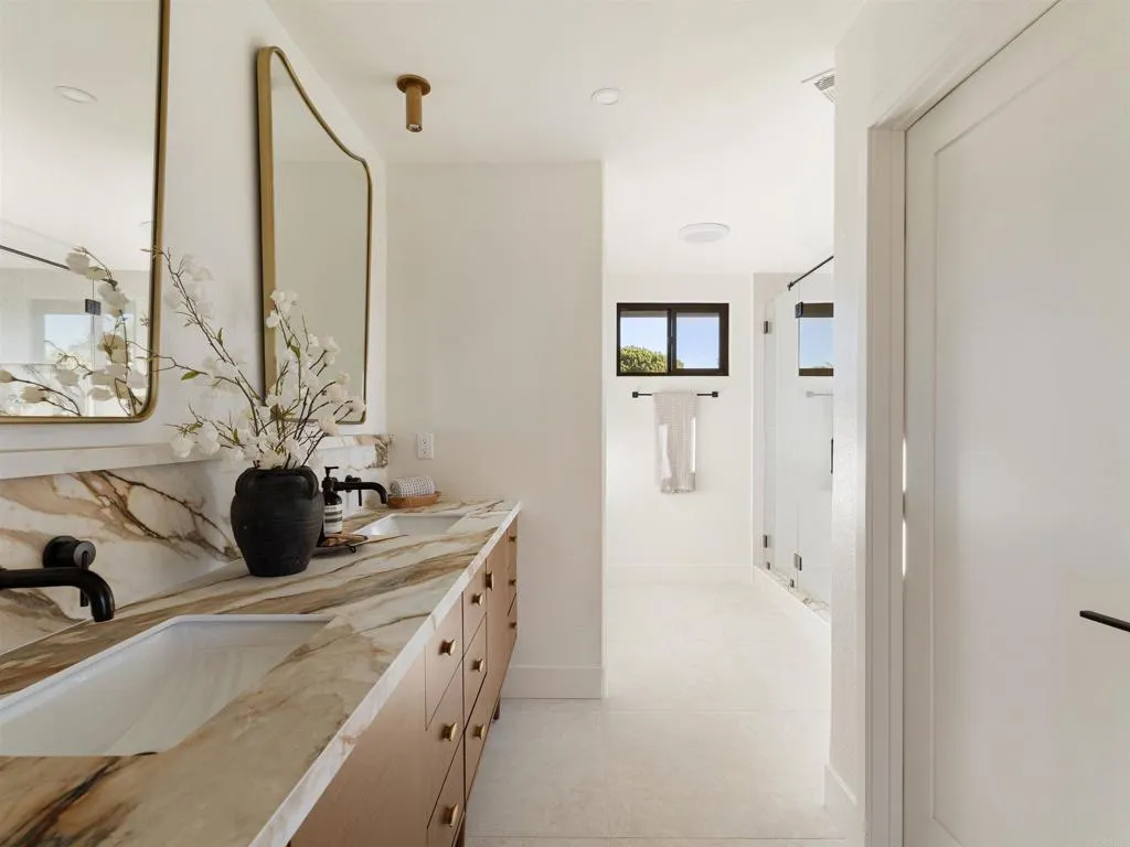 https://cdn.realtyfeed.com/cdn/127/306568233/58cb1ae8cb4281169b884e70b8d460a7.webp