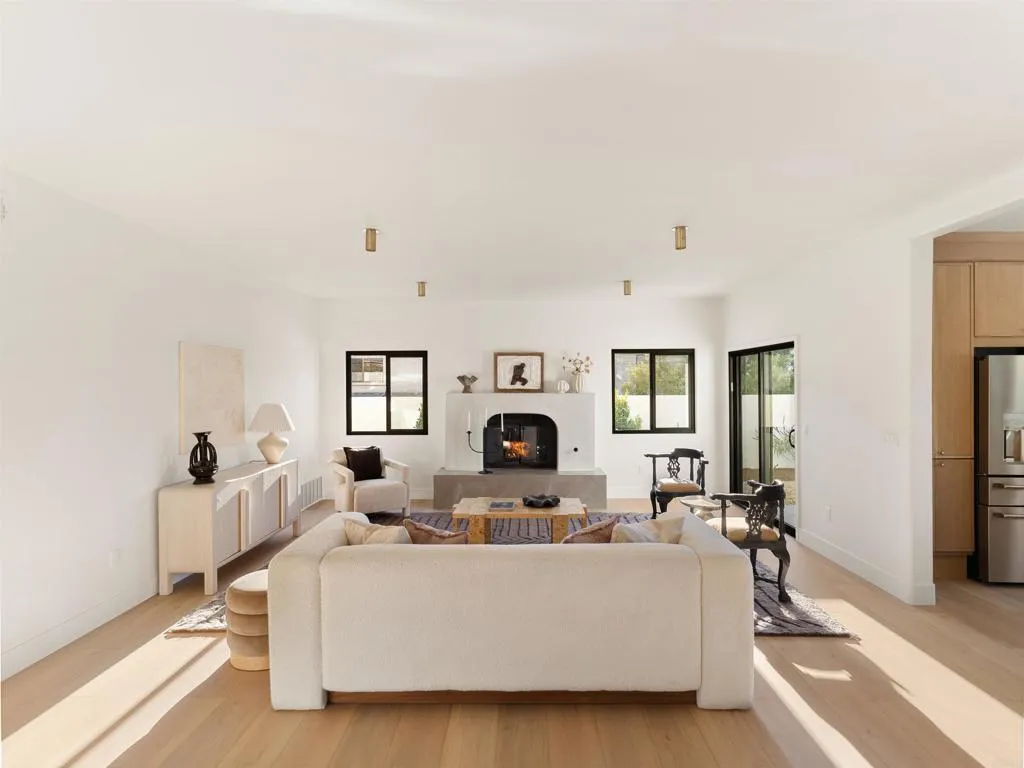 https://cdn.realtyfeed.com/cdn/127/306568233/5cf91aab69f6846e282f5dd0f87c026f.webp